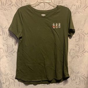 🌸 Old Navy Everywear Tee with Pineapples in Sunglasses